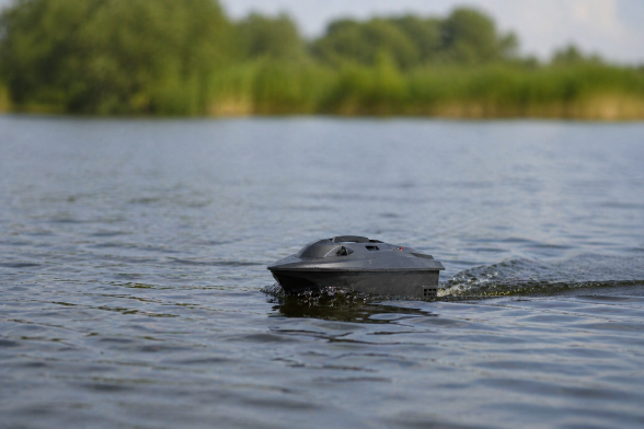 Barcă de nadit – cum să alegi una de care să nu regreți? Ghid complet pentru pescari de crap