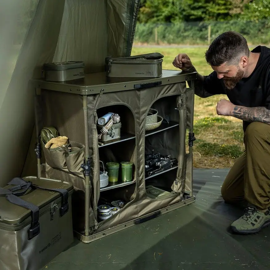 trakker_bivvy_storage_xl_w_namiocie