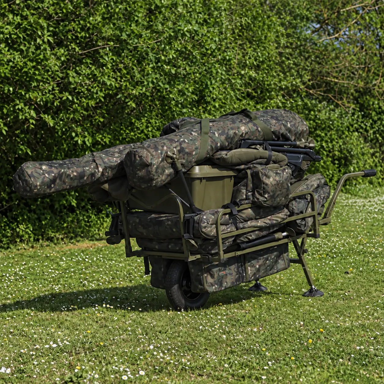 trakker-x-trail-t8-barrow-zaladowana-sprzetem-karpiowym