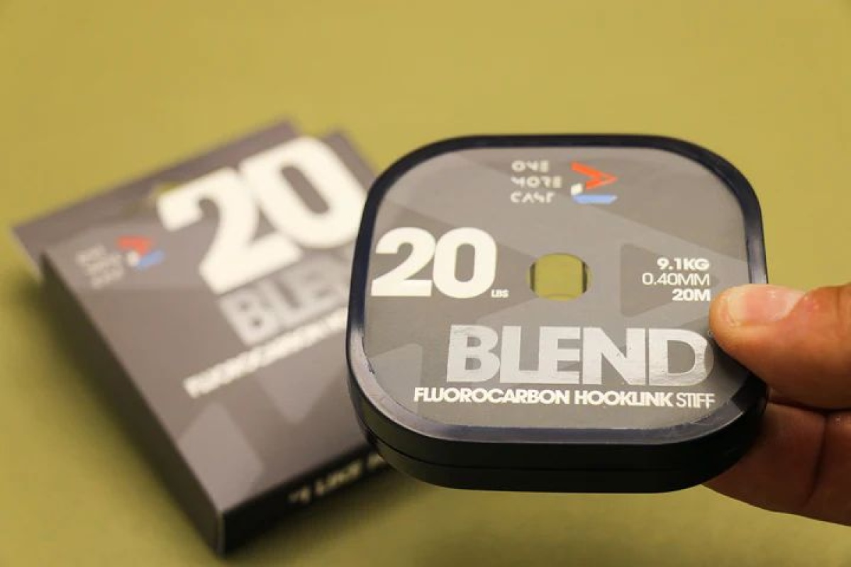 One More Cast BLEND Fluorocarbon Hooklink - Stiffrozmiar 0.40mm (20lb) / 20m - MPN: OMCF20 - EAN: 5060939130211