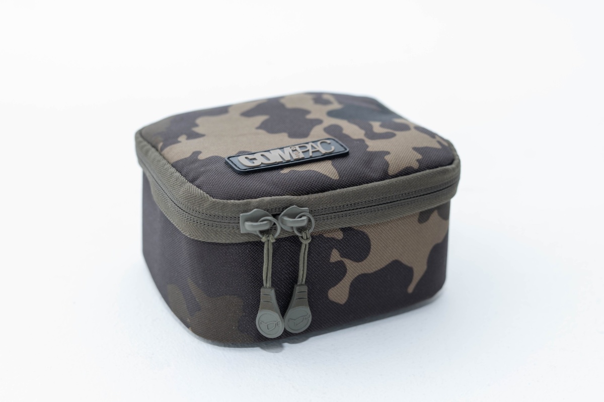Korda Compac 100 Tackle Pouch Dark Kamomodel 100 - MPN: KLUG166 - EAN: 5056832401213