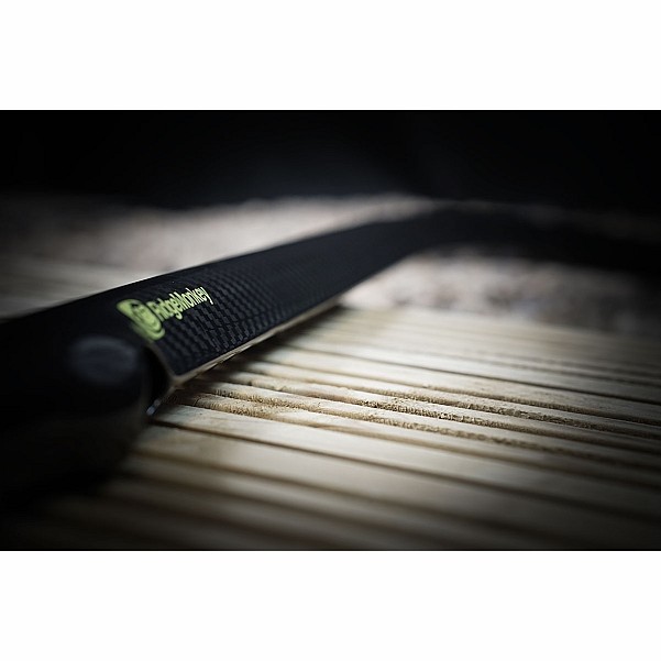 RidgeMonkey Carbon Throwing Stick - FEHLT KORKEN ZUM SCHÜTZEN DER SPITZEGröße 20 mm - EAN: 200000079949