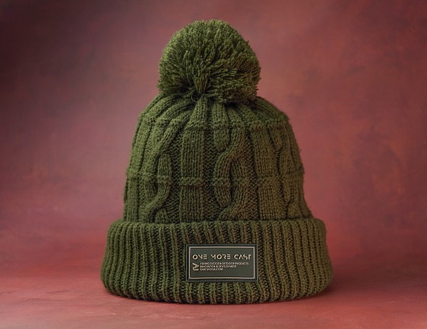 One More Cast Forest Green Cable Knit Bobbleméret univerzális - MPN: OMCHT14 - EAN: 5060939133526