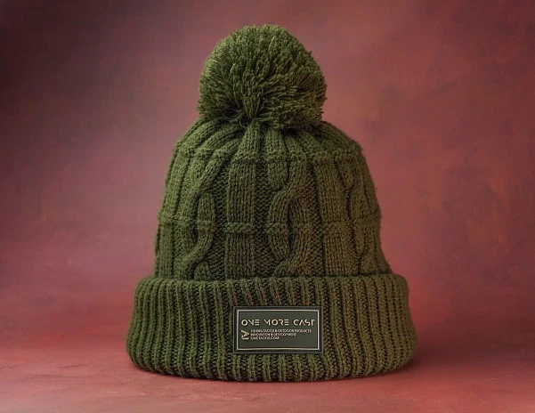 One More Cast Forest Green Cable Knit Bobble uniwersalny