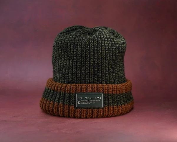 One More Cast Weedy Barned Beanie uniwersalny