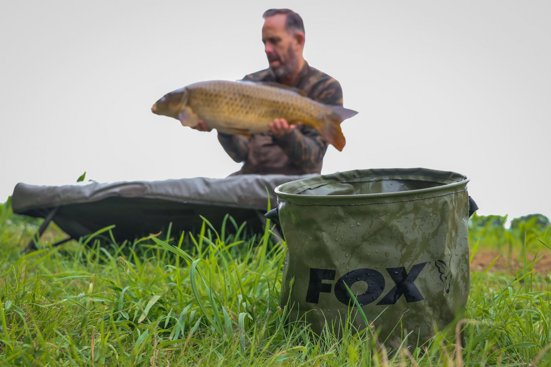 Fox Collapsable Water Bucket inc Rope