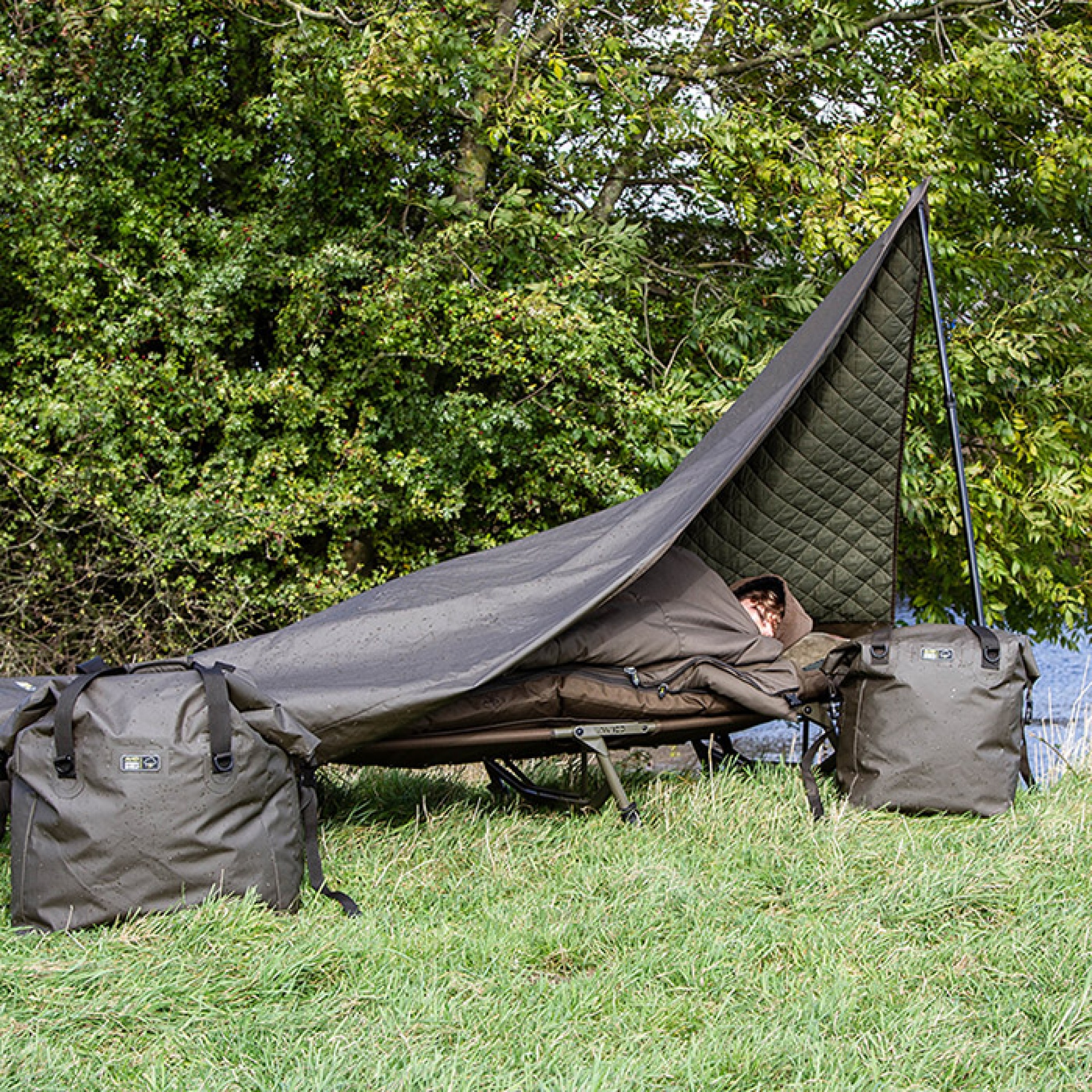 Avid Carp Stormshield Bedchair Cover