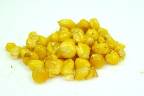 WarmuzBaits  - Aromatizuotas kukurūzas su braškių kremu