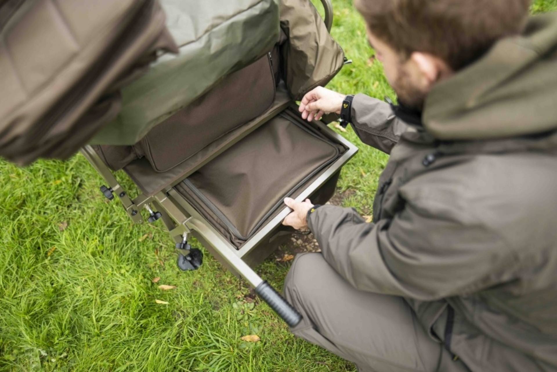 Avid Carp Transit Extreme Barrow