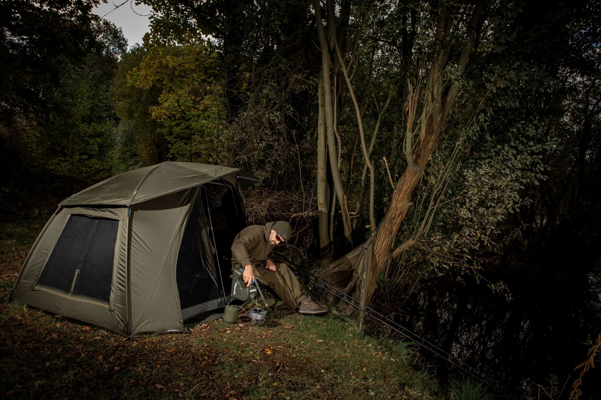 Trakker Tempest 100 Bivvy Skull Cap Aquatexx EV 1.0