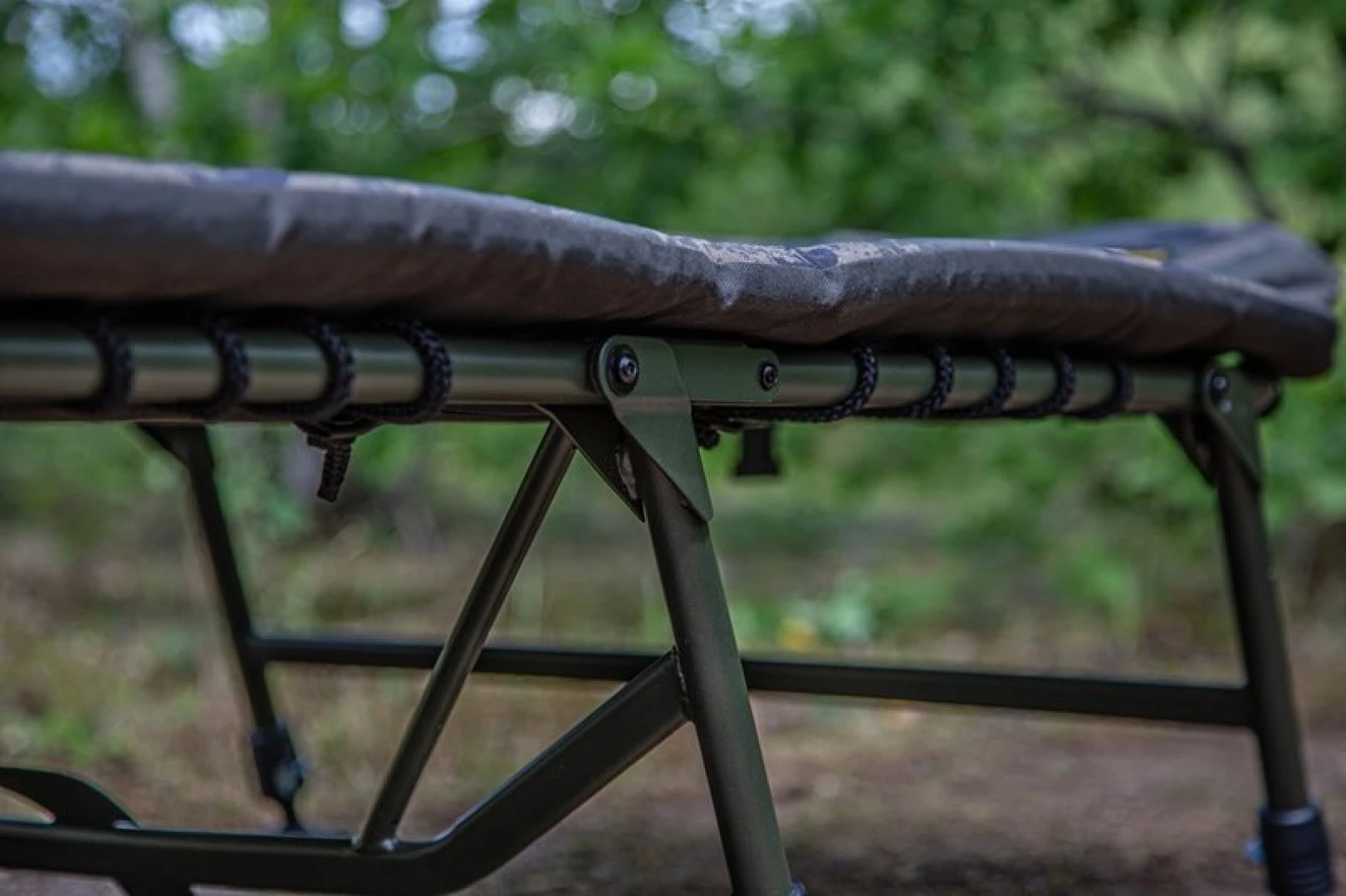Solar Undercover Camo Bedchair