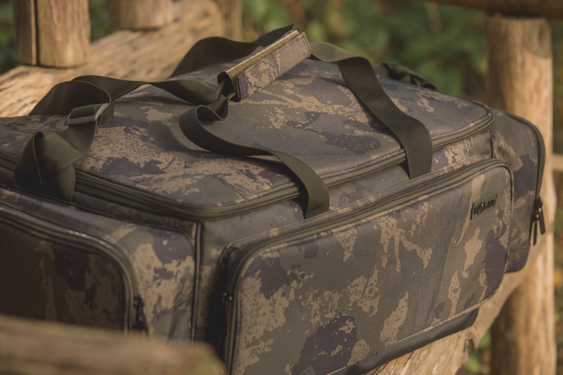 Solar Undercover Camo Carryall