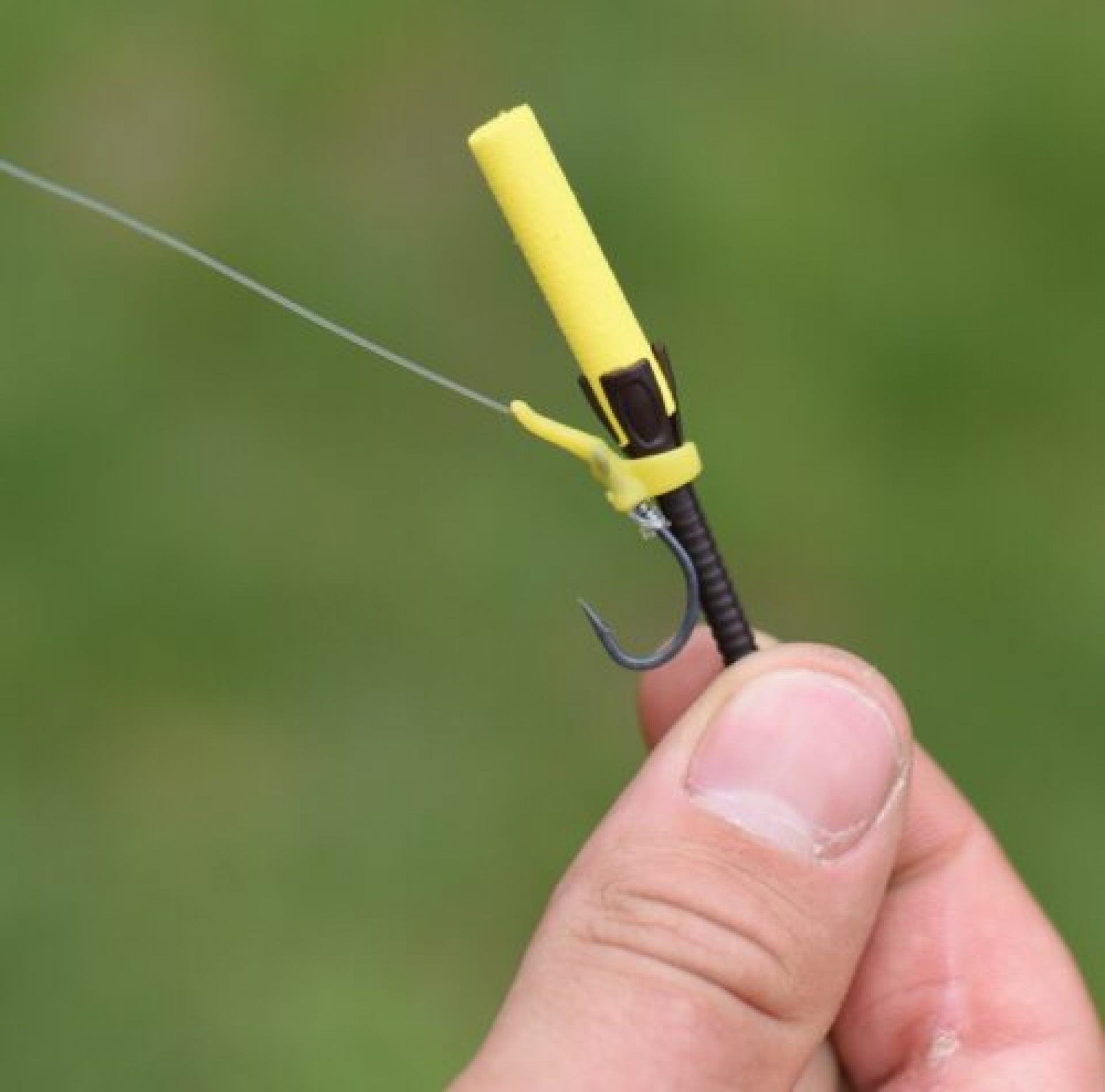 UnderCarp - Dispozitiv de aplicare a momelelor Zig Rig