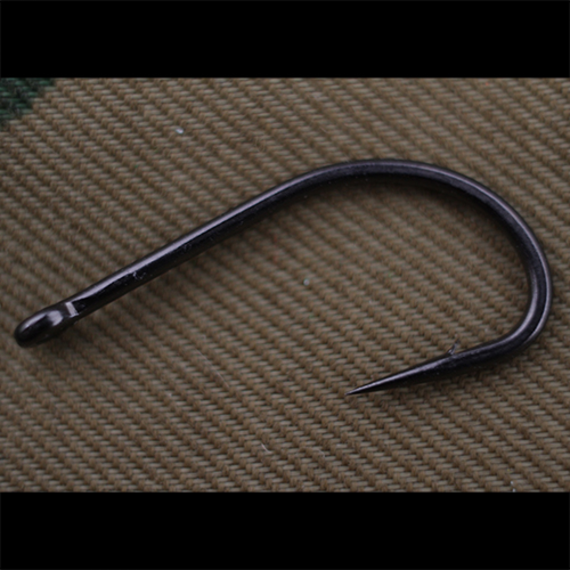 Gardner Covert Dark Incizor Hook