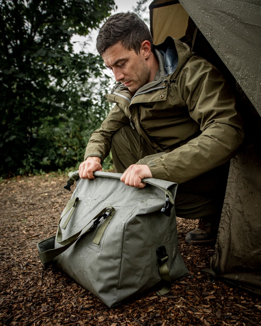 Trakker Downpour Roll-Up Carryall