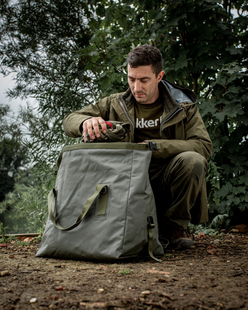 Trakker Downpour Roll-Up Carryall