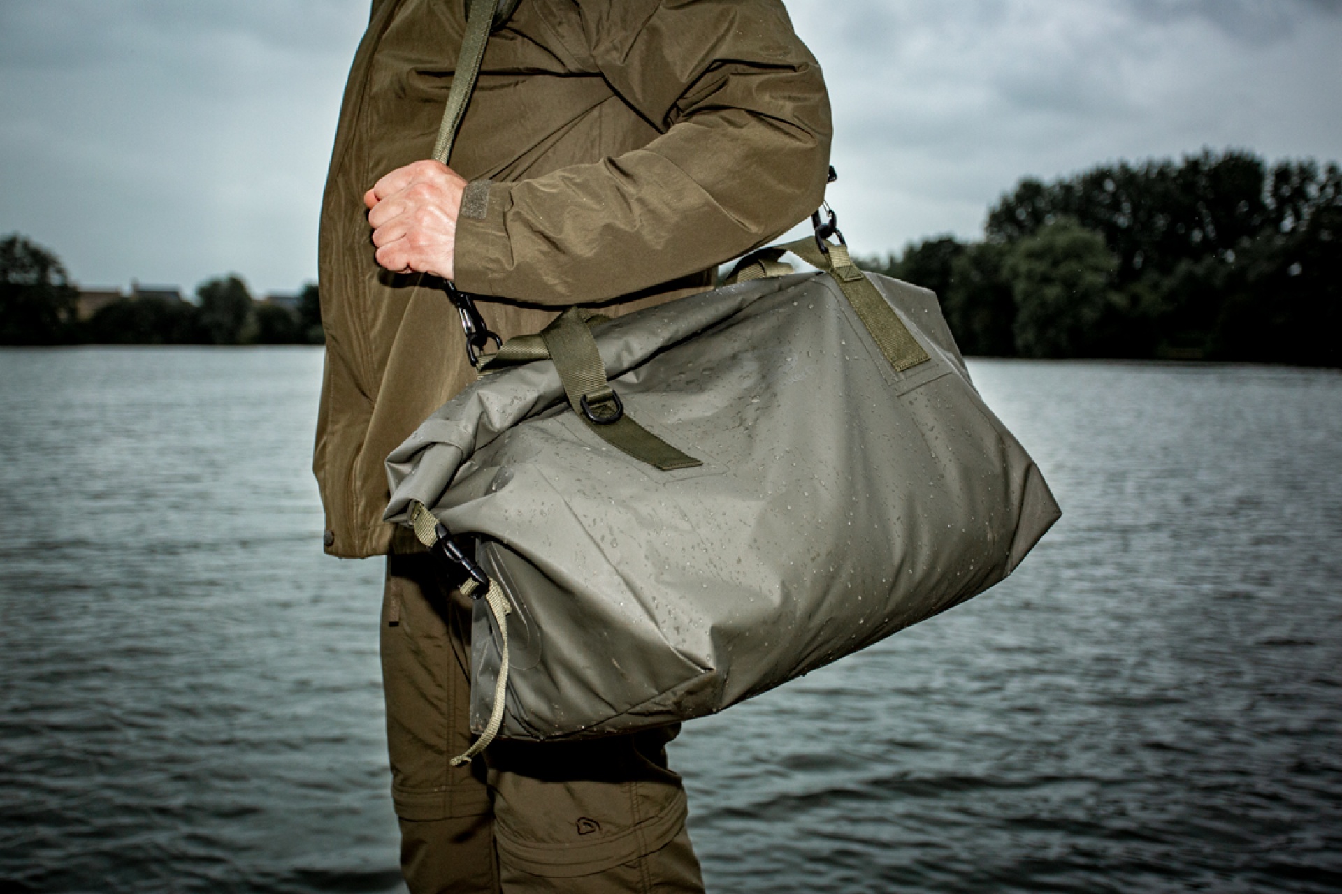 Trakker Downpour Roll-Up Carryall