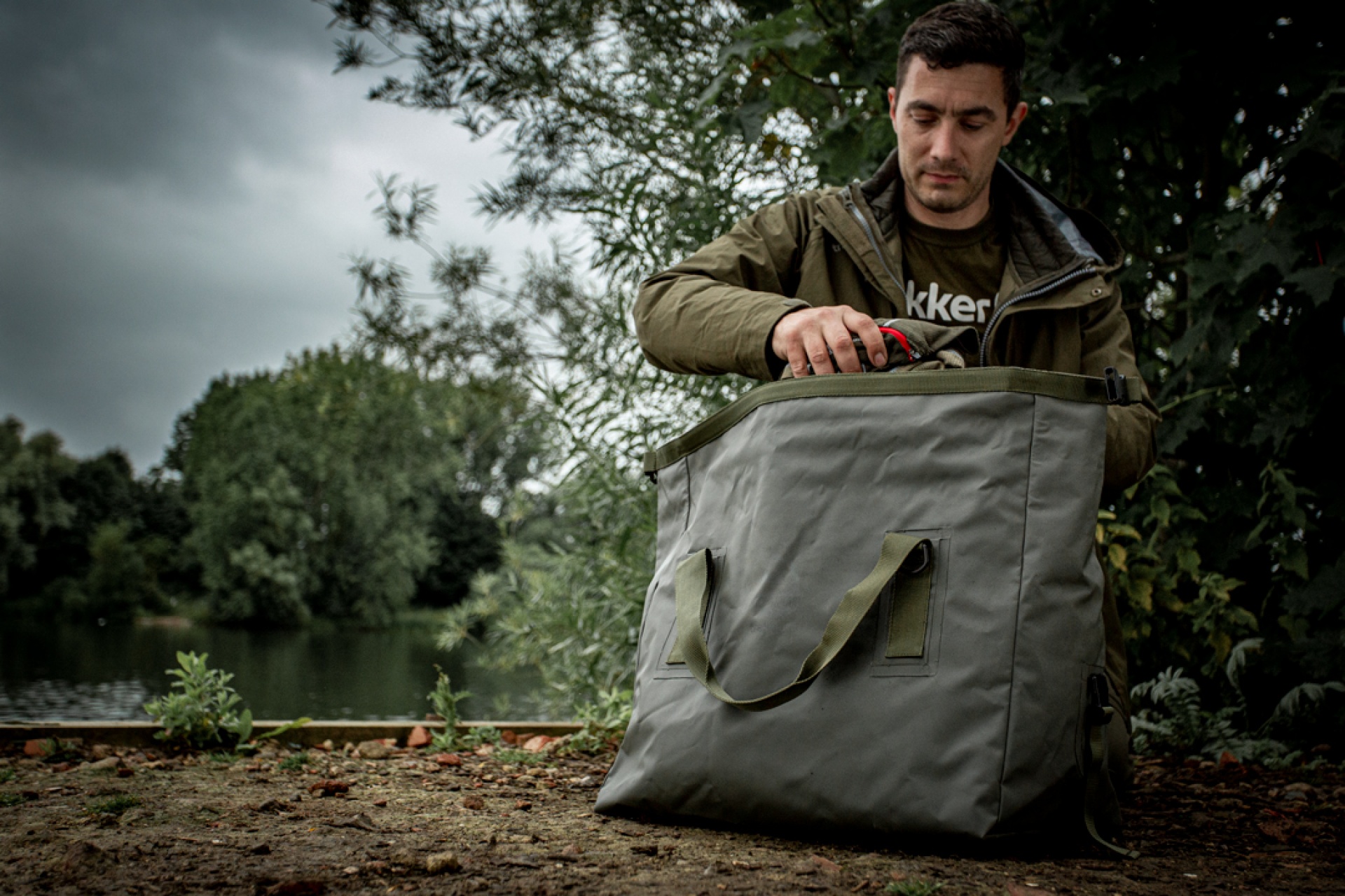 Trakker Downpour Roll-Up Carryall