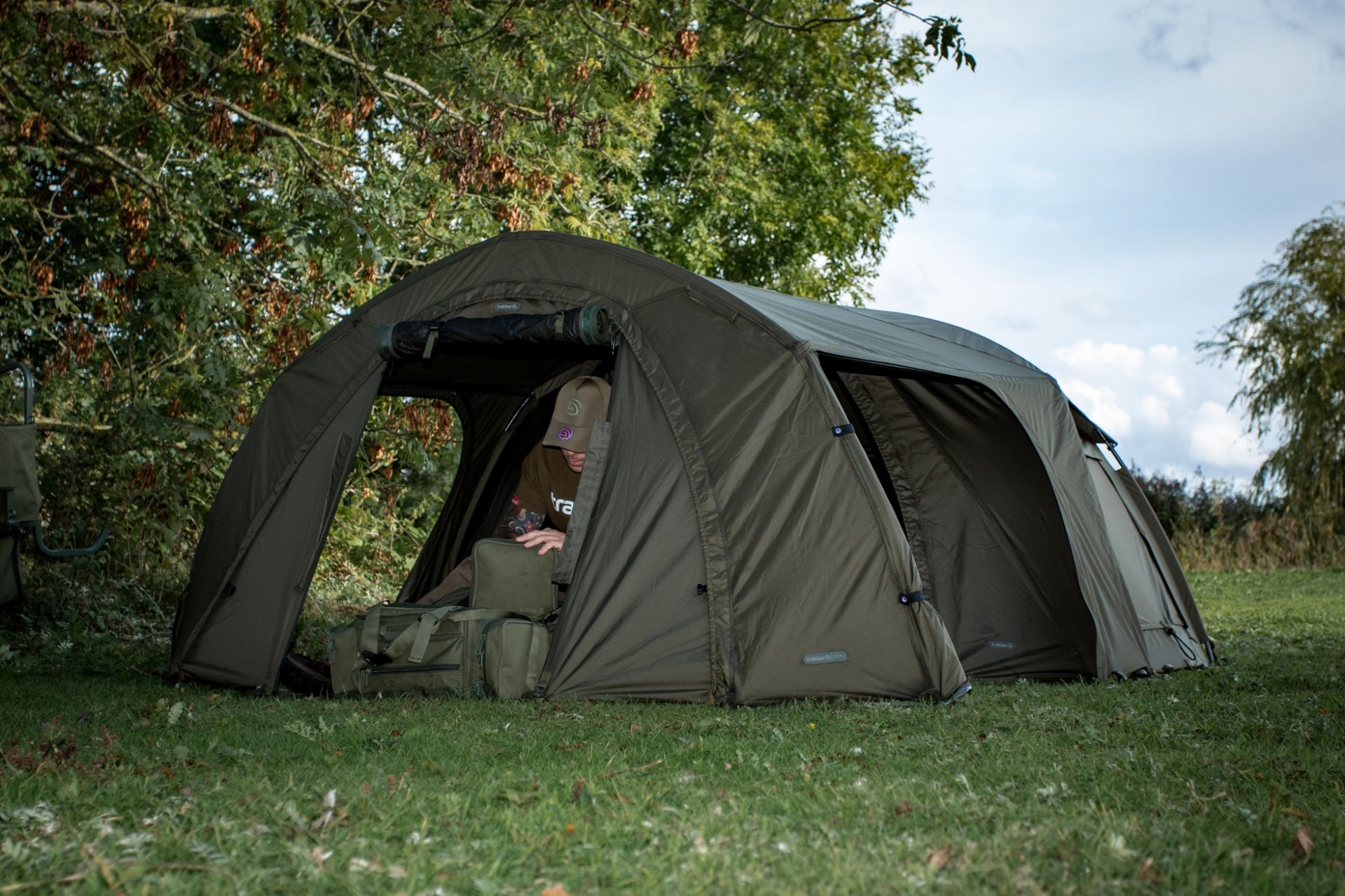 Trakker Tempest 100 Brolly Social Cap Aquatexx EV 