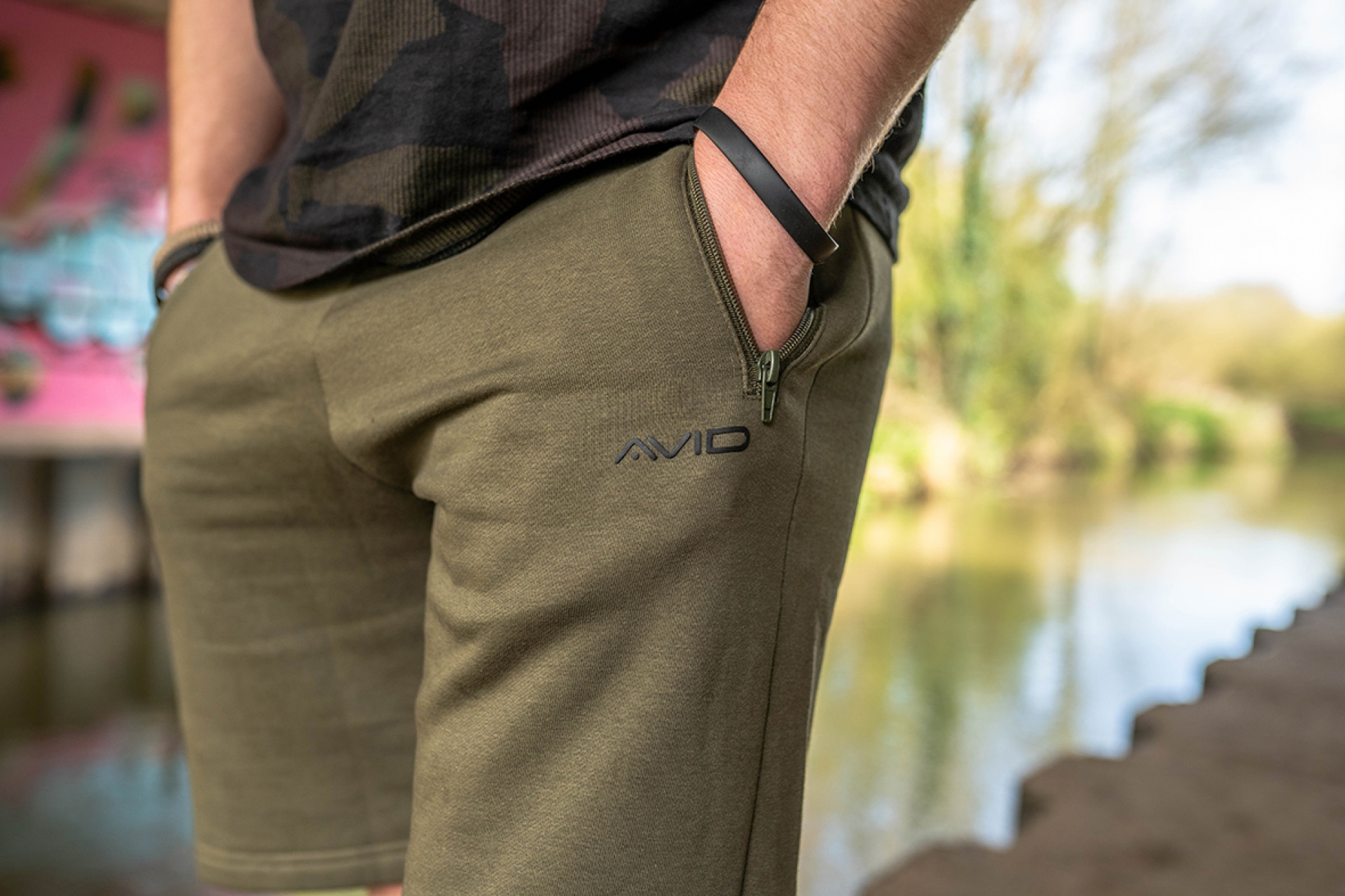 Avid Carp Distortion Joggers Shorts