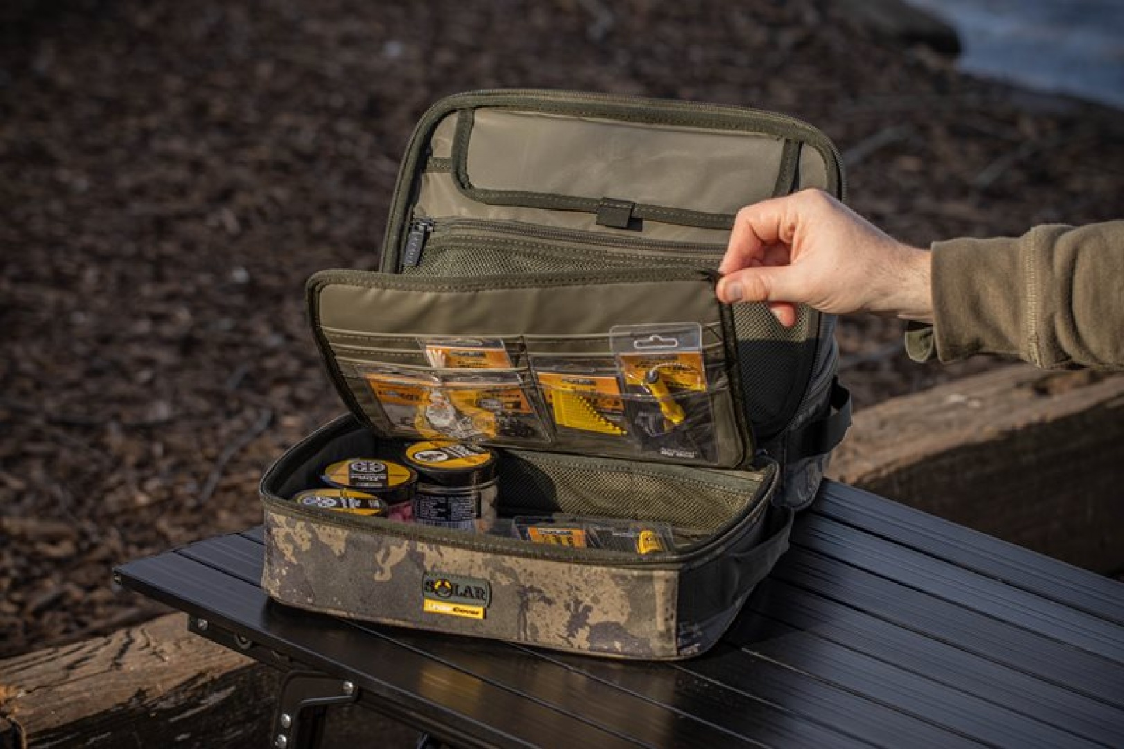 Solar Undercover Camo Multipouch