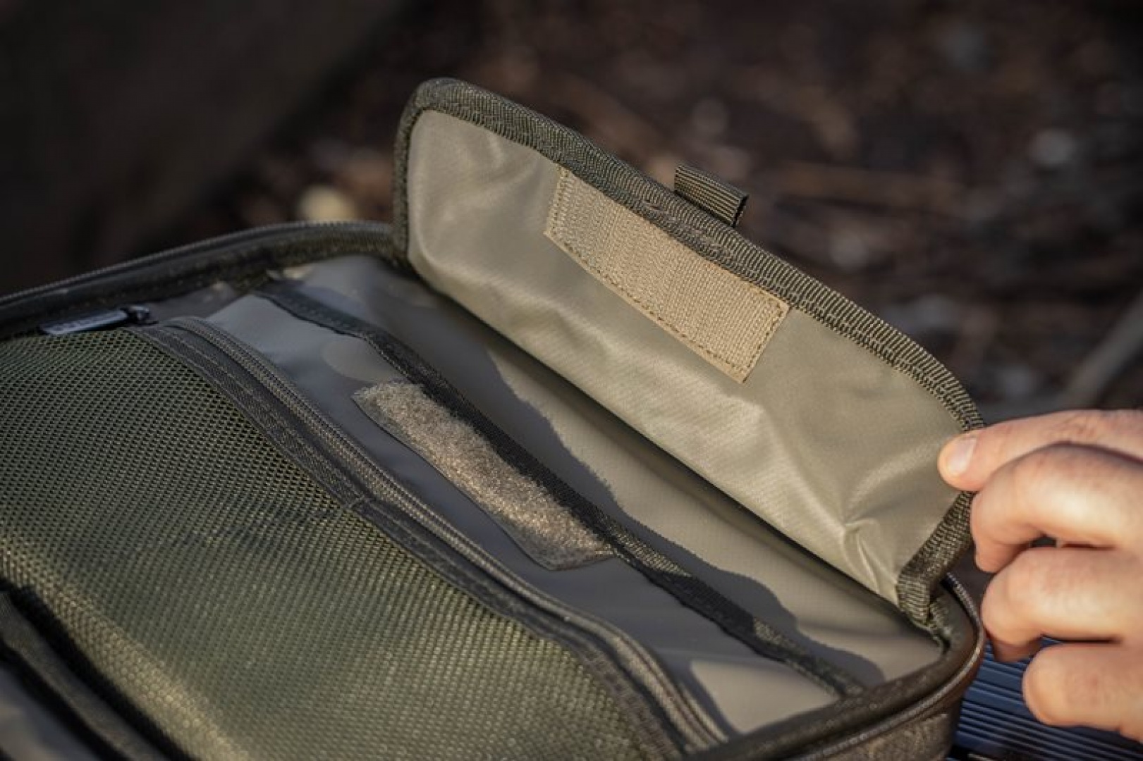 Solar Undercover Camo Multipouch