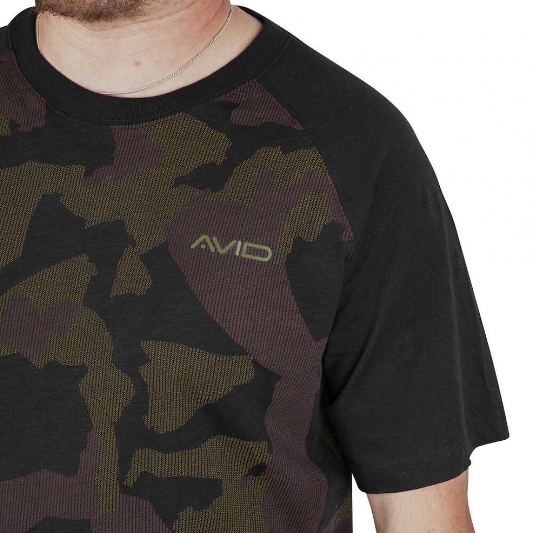 Avid Carp Distortion Camo Lite T-Shirt