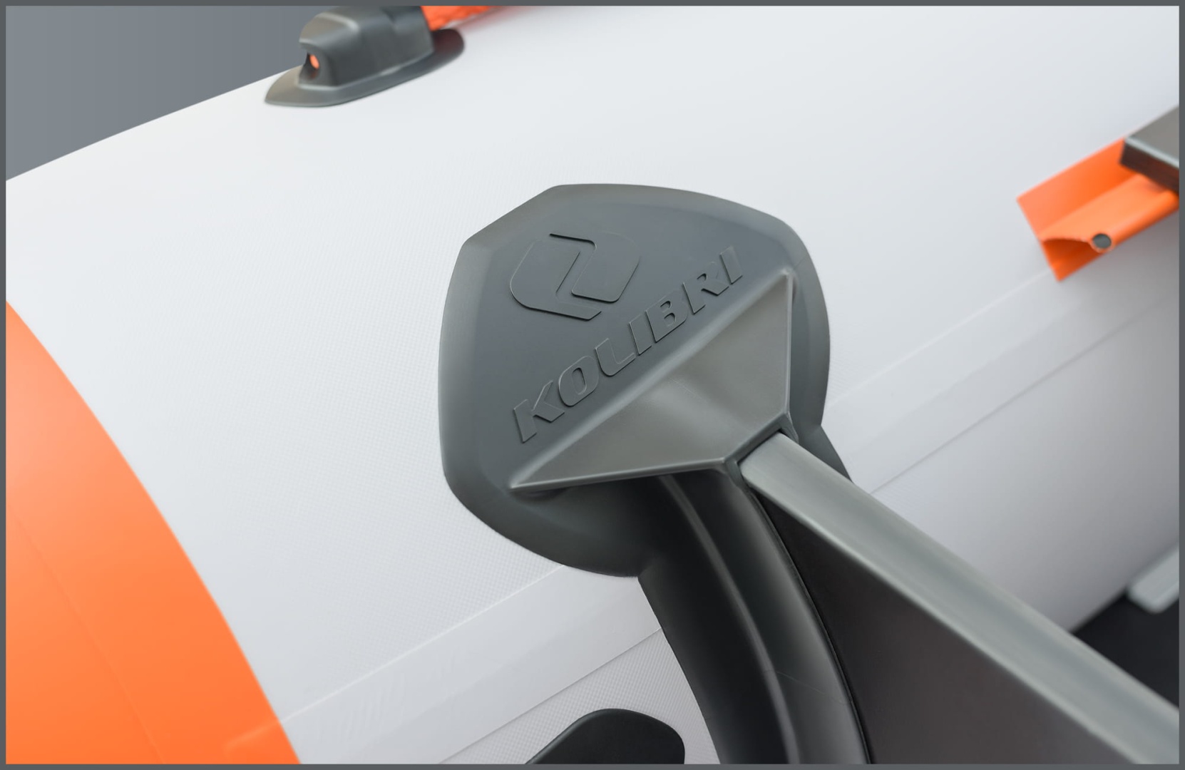 Kolibri KM-330 D SL- Ponton Karpiowy 