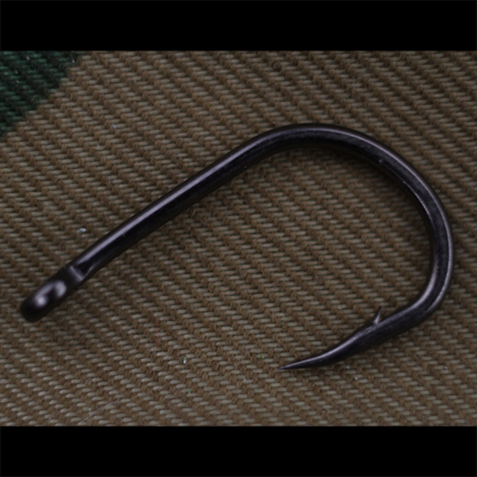 Gardner Covert Dark Wide Gape Talon Tip Hook