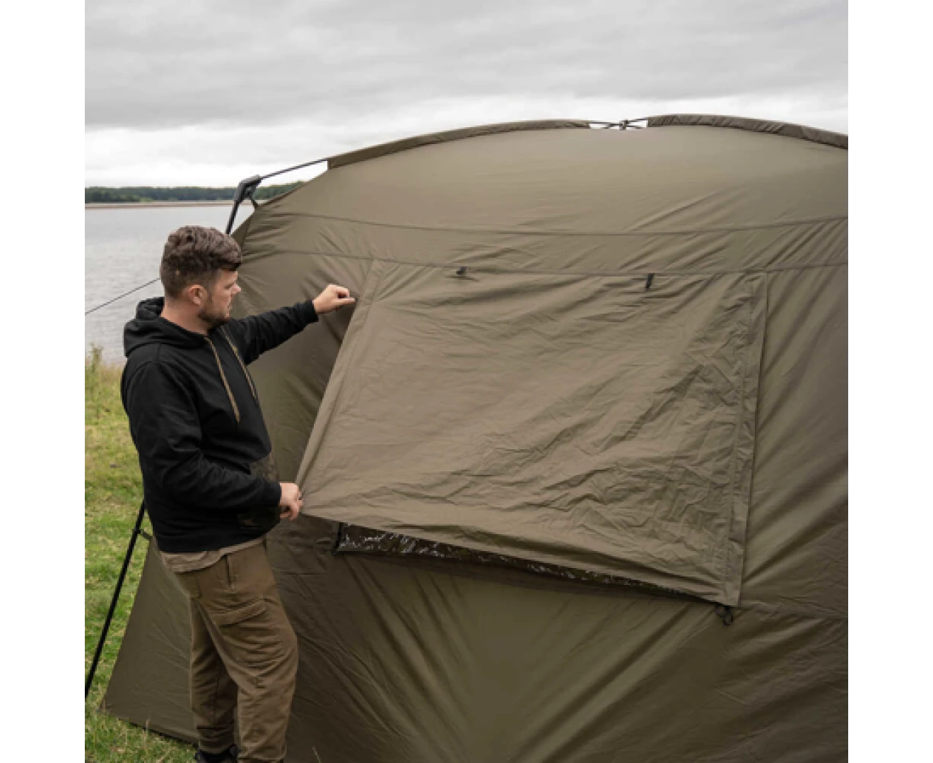 Avid Carp Revolve Screen House