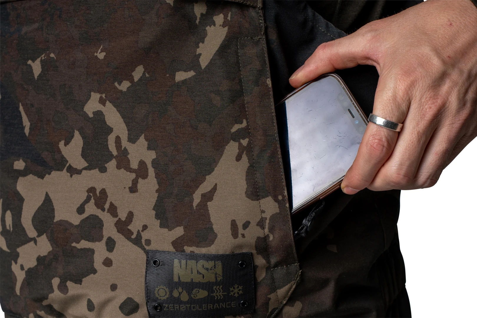 Nash Zero Tolerance Helluva Waterproof Bib and Brace CAMO