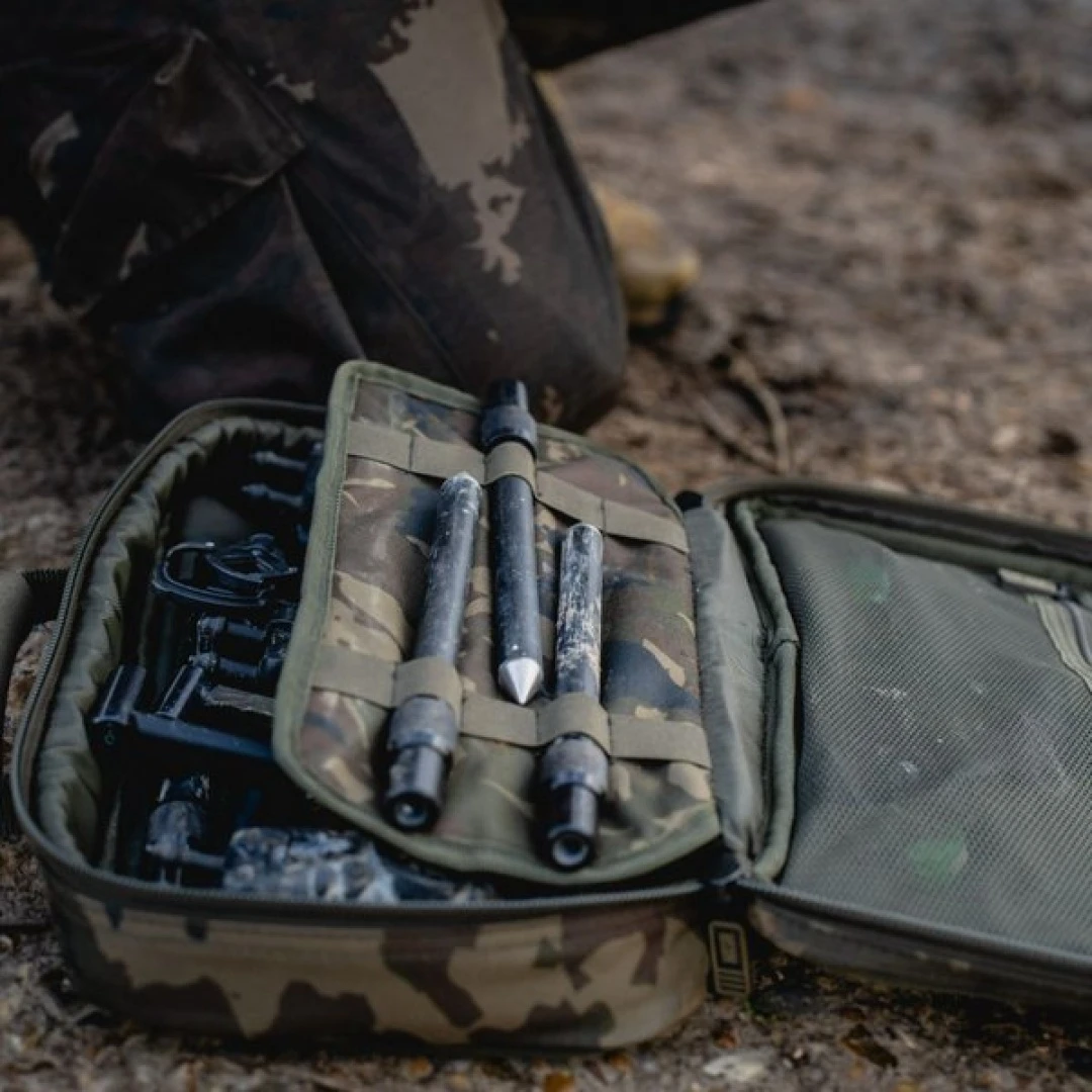 Nash Subterfuge Buzz Bar Pouch - Medium 32cm