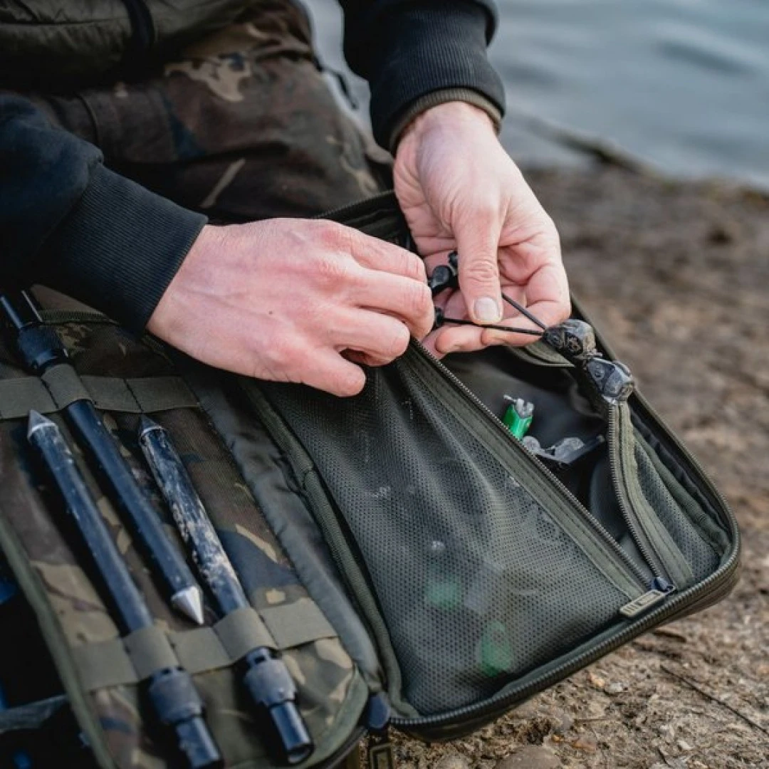 Nash Subterfuge Buzz Bar Pouch - Medium 32cm
