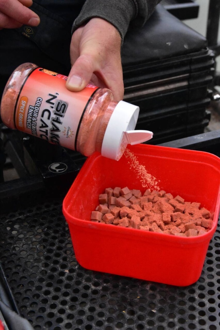 DynamiteBaits Shake n Catch Enhancer Spice Orange
