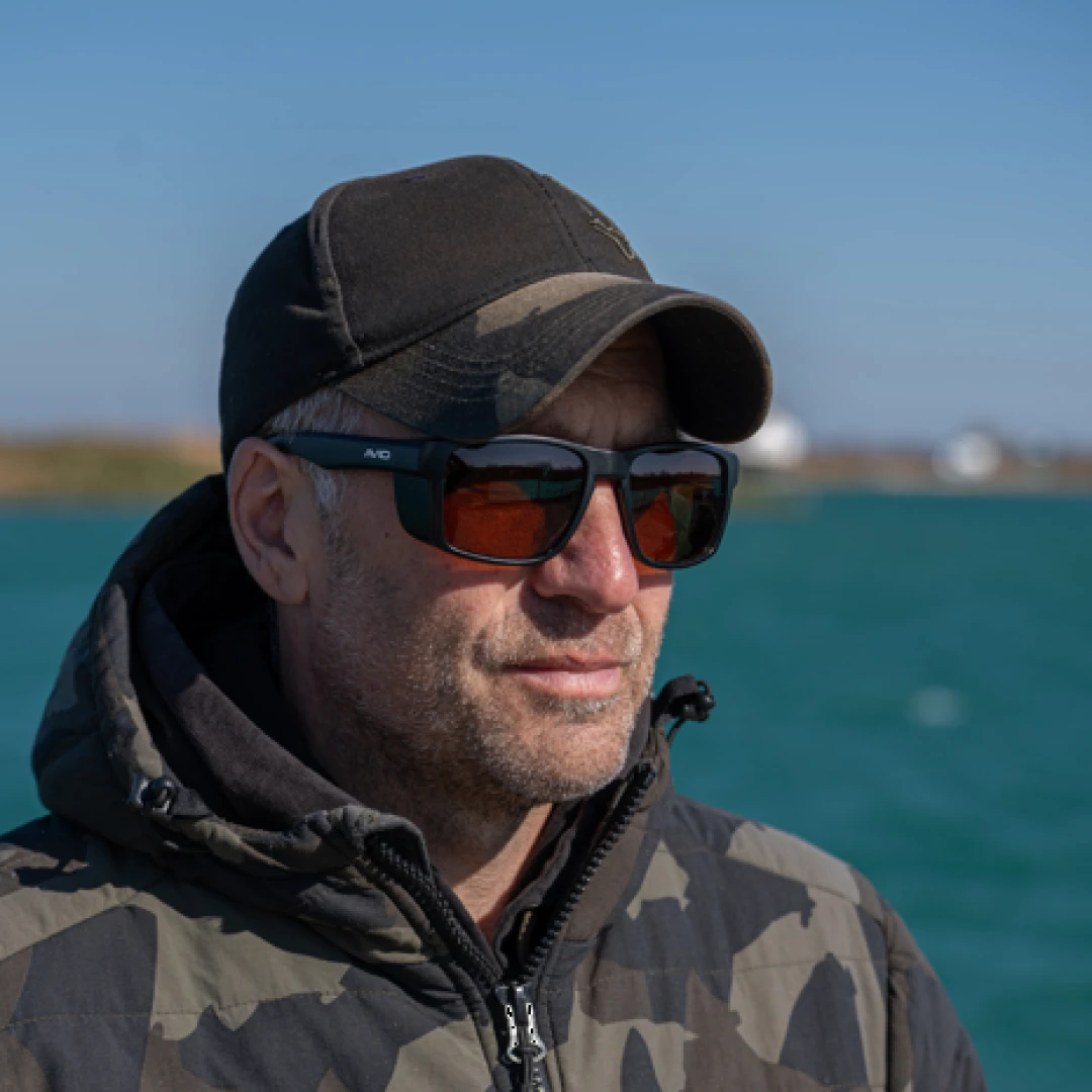 Avid Carp SeeThru Blinker Polarised Sunglasses Brown Lens