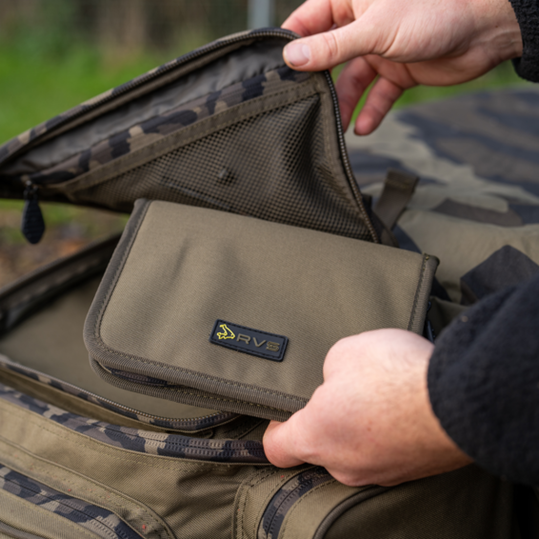 Avid Carp RVS Licence Wallet