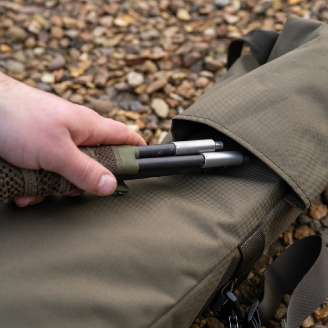 Avid Carp RVS 10ft Retractable - 3 Rod Bag
