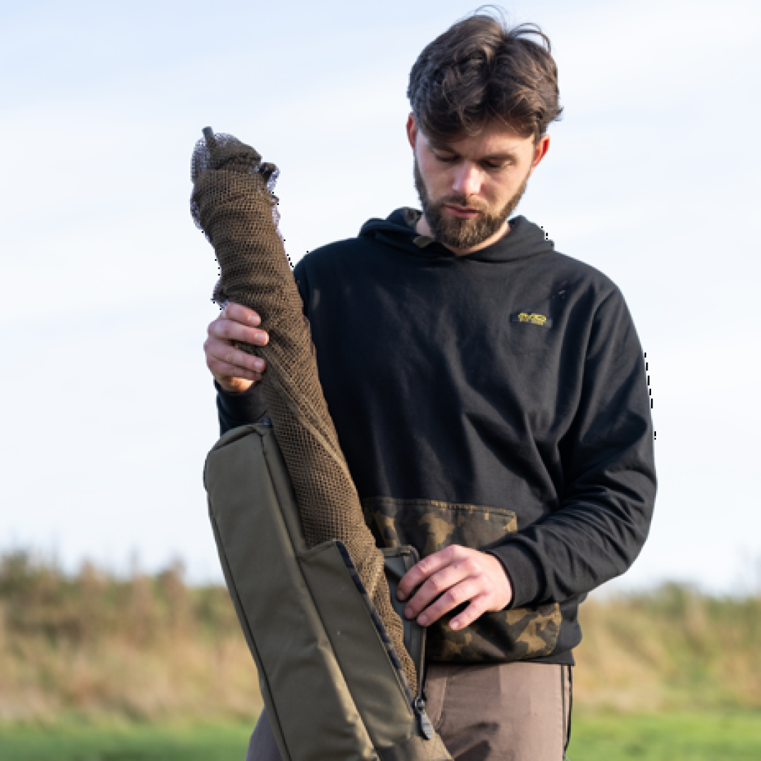 Avid Carp RVS 10ft Retractable - 3 Rod Bag