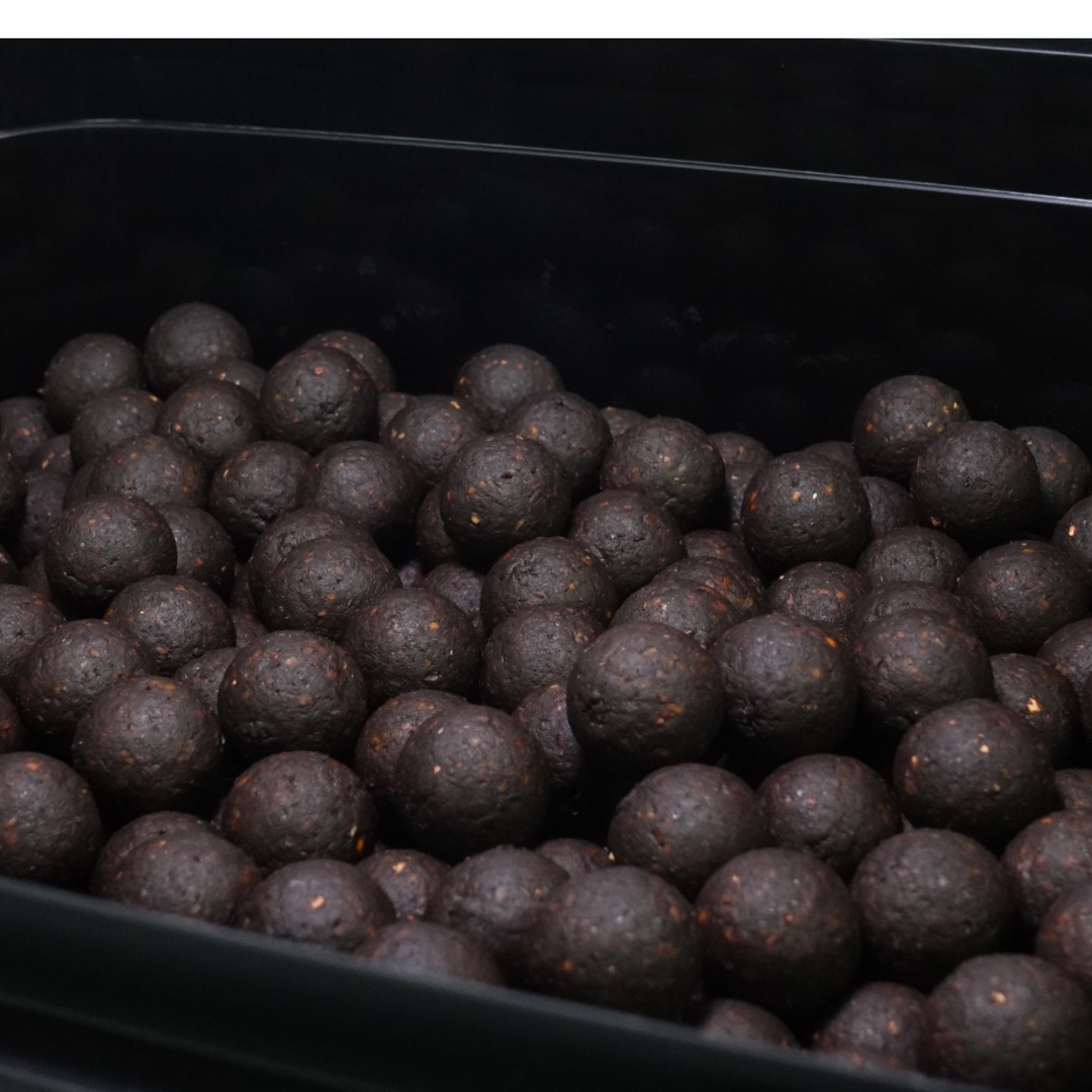 WarmuzBaits - Boilies Black Mamba - CRACKED BUCKET
