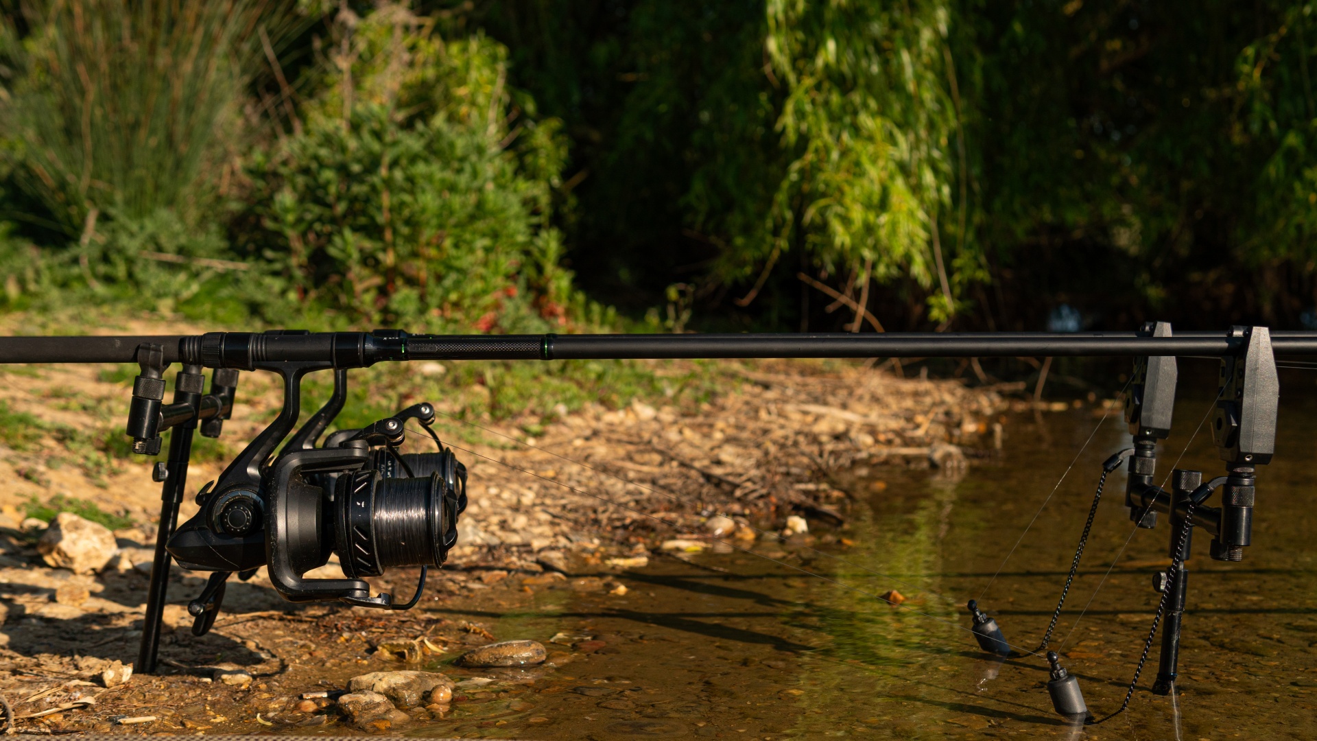 Sonik XTRACTOR+ Dark Camo Carp Rod - LTD