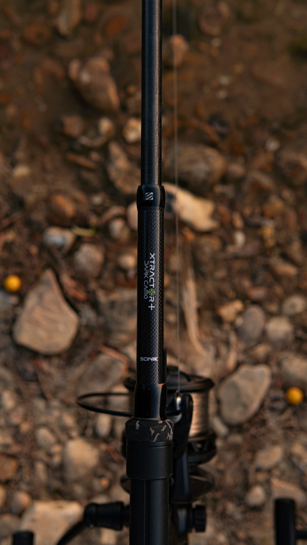 Sonik XTRACTOR+ Dark Camo Carp Rod - LTD
