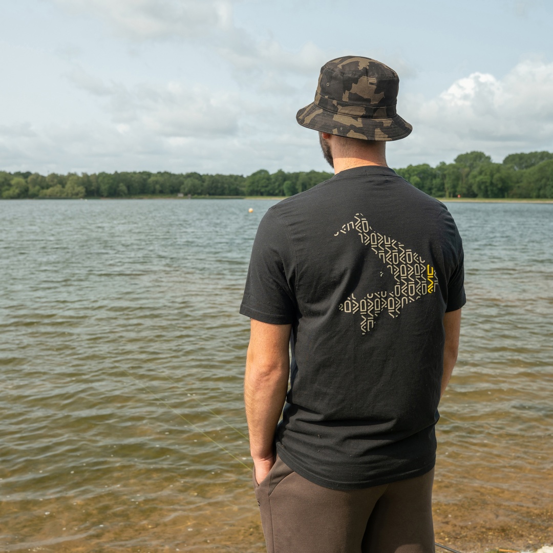 Avid Carp Compound T-Shirt - Black
