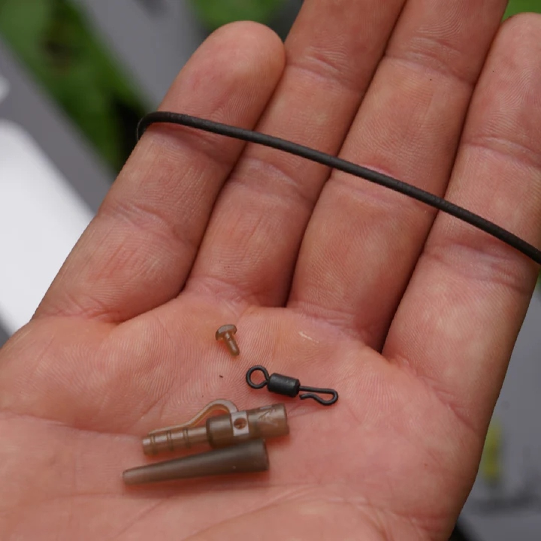 One More Cast Blend Tubing Blow Back Rig Horseshoe - Barbless