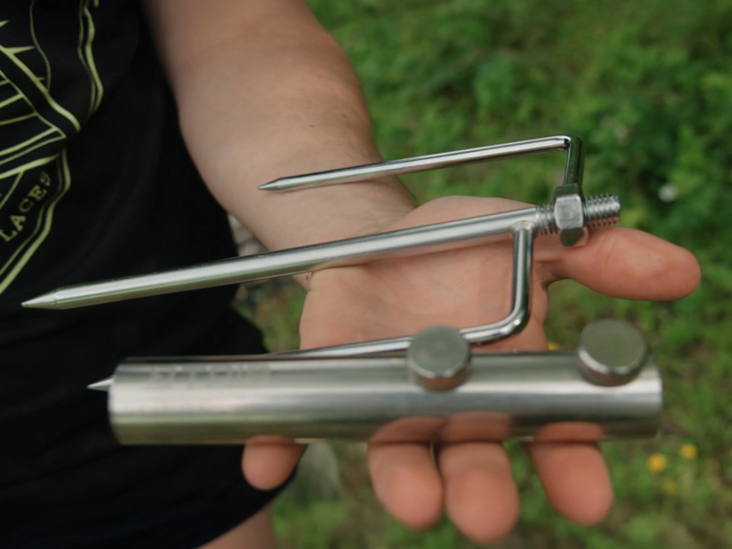 Delphin TRIB Stainless Steel Ground Spike Holder