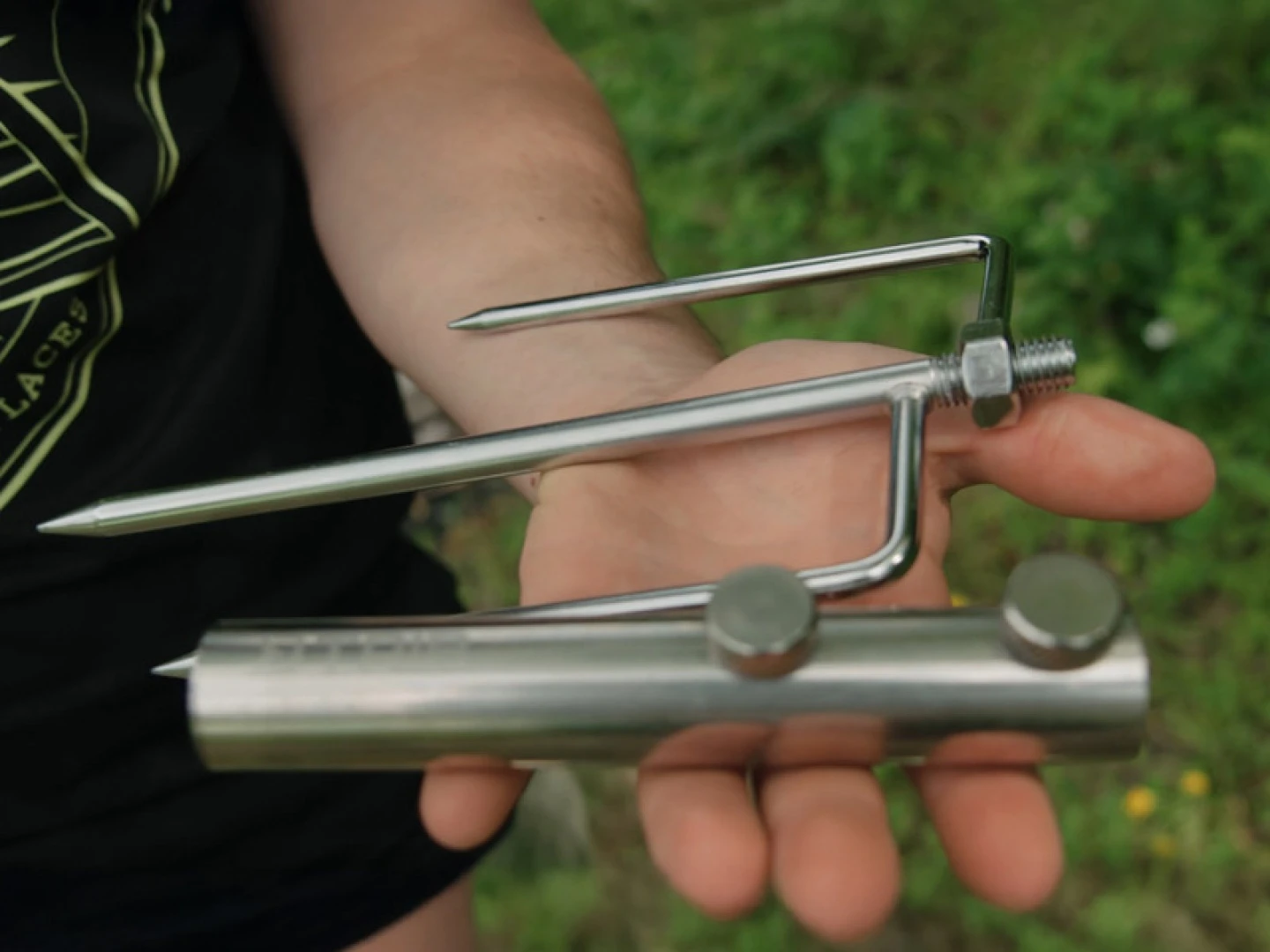 Delphin TRIB Stainless Steel Ground Spike Holder
