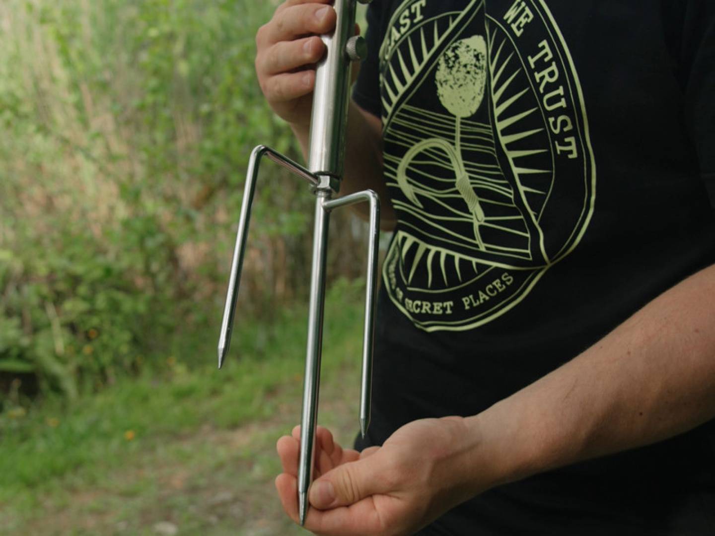 Delphin TRIB Stainless Steel Ground Spike Holder