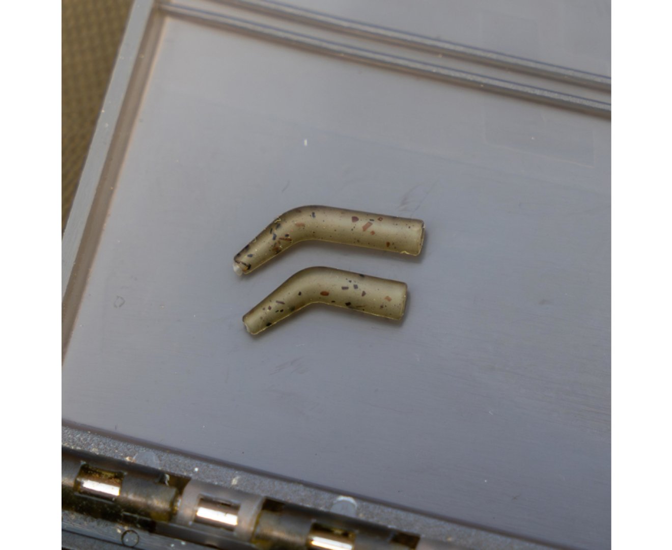 Avid Carp Outline Flecktone Kickers