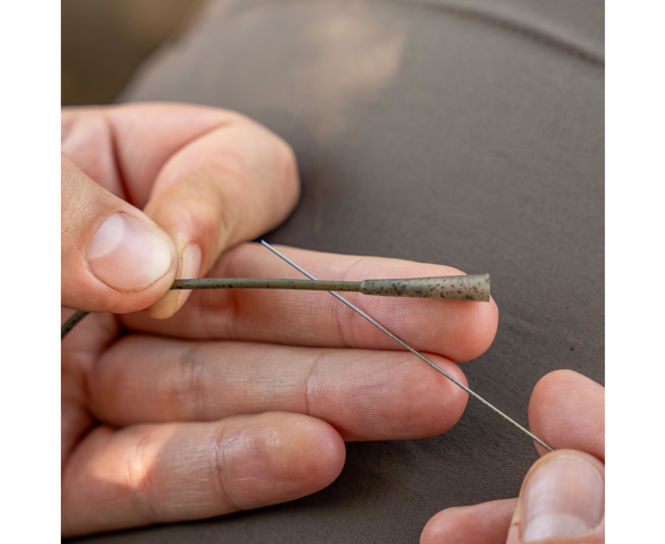 Avid Carp Outline Flecktone Sinking Rig Tube