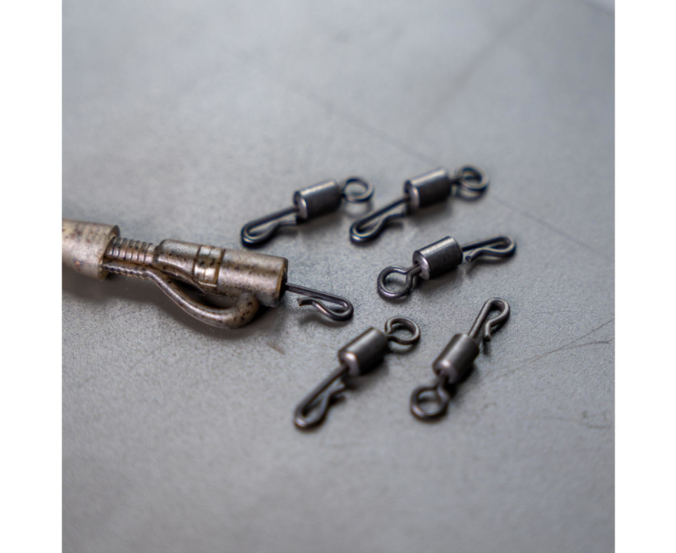 Avid Carp Outline QC Swivels  - size 7