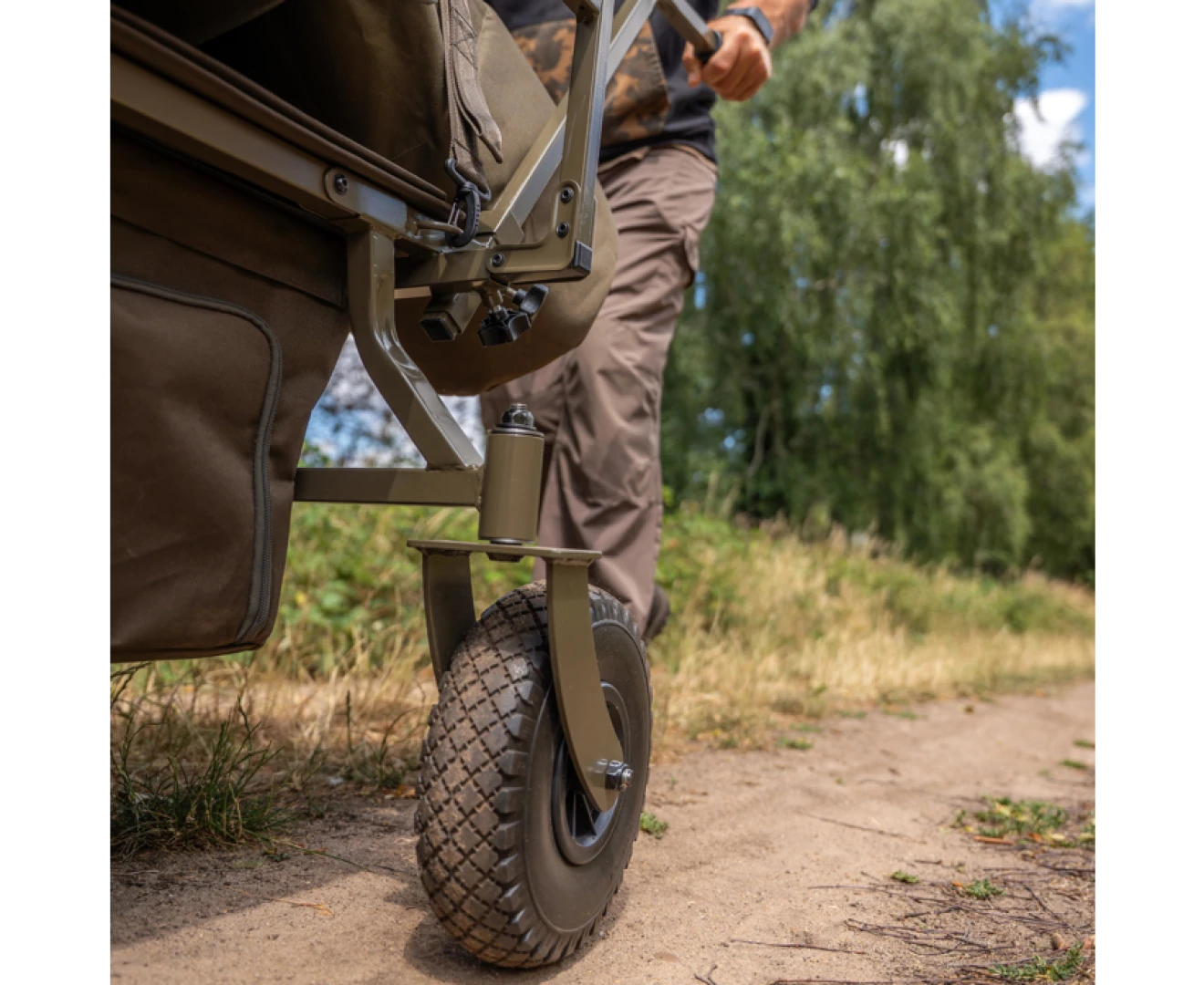 Avid Carp Transit TRI-Terrain Barrow